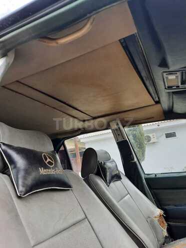 Mercedes E 200 1987, 354,216 km - 2.0 l - Salyan