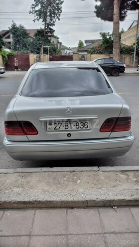 Mercedes E 230 1995, 321,000 km - 2.3 l - Xaçmaz