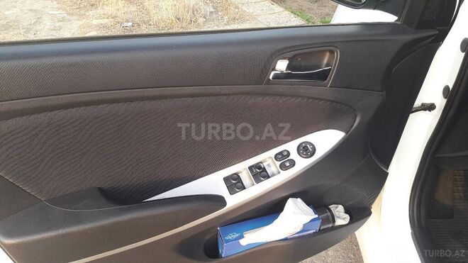 Hyundai Accent 2012, 176,000 km - 1.6 l - Masallı