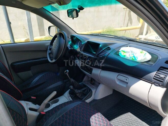 Mitsubishi L200 2008, 318,600 km - 2.5 l - Bakı