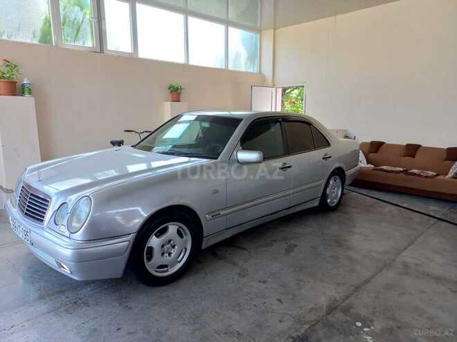 Mercedes E 220 1999, 250,000 km - 2.2 л - Xaçmaz