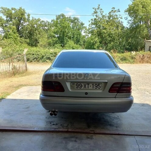 Mercedes E 220 1999, 250,000 km - 2.2 л - Xaçmaz