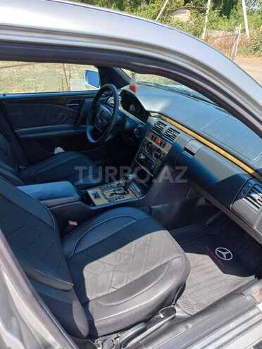 Mercedes E 220 1999, 250,000 km - 2.2 л - Xaçmaz