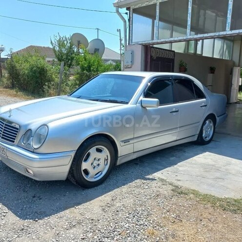Mercedes E 220 1999, 250,000 km - 2.2 л - Xaçmaz