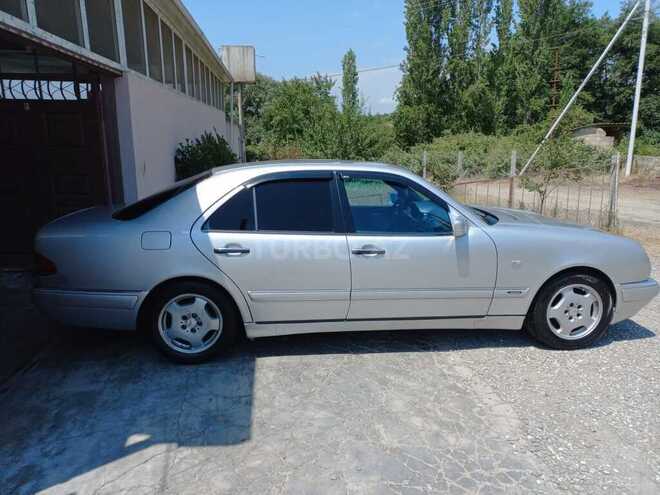 Mercedes E 220 1999, 250,000 km - 2.2 л - Xaçmaz