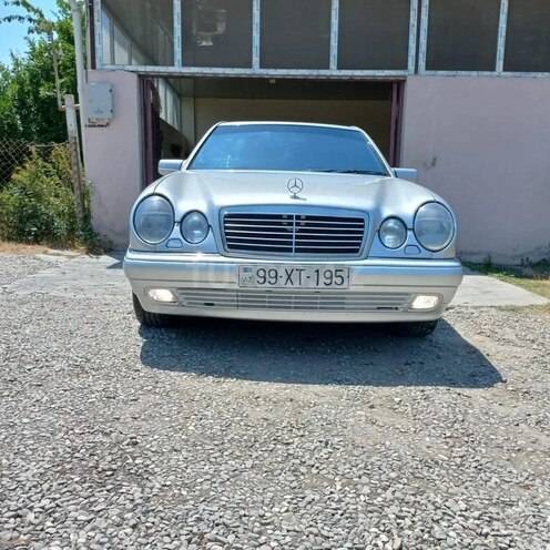 Mercedes E 220 1999, 250,000 km - 2.2 л - Xaçmaz