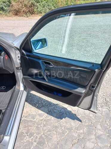 Mercedes E 220 1999, 250,000 km - 2.2 л - Xaçmaz