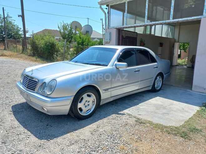 Mercedes E 220 1999, 250,000 km - 2.2 л - Xaçmaz