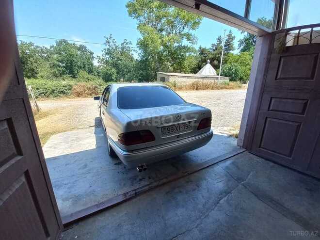 Mercedes E 220 1999, 250,000 km - 2.2 л - Xaçmaz