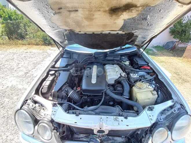 Mercedes E 220 1999, 250,000 km - 2.2 л - Xaçmaz