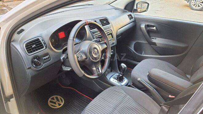 Volkswagen Polo 2012, 160,000 km - 1.6 l - Bakı
