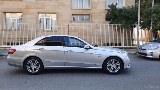 Mercedes E 220 2009, 265,333 km - 2.2 л - Bakı