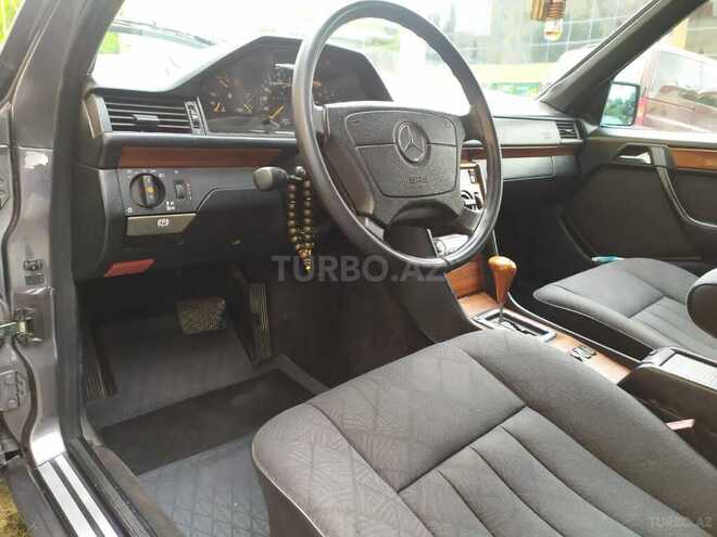 Mercedes E 250 1995, 385,460 km - 2.5 л - Bakı