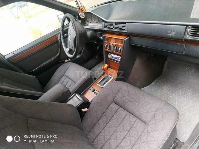 Mercedes E 250 1995, 385,460 km - 2.5 л - Bakı