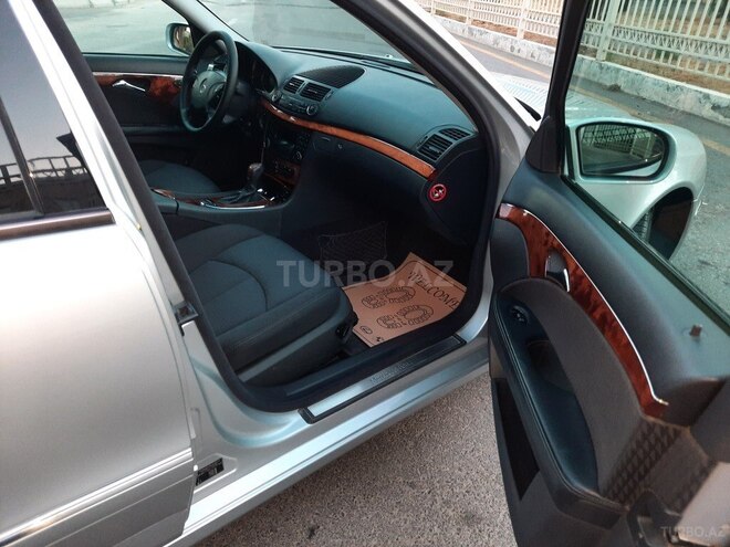 Mercedes E 240 2003, 199,200 km - 2.6 l - Bakı