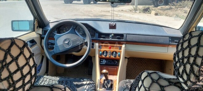 Mercedes E 300 1991, 45,573 km - 3.0 л - Bakı