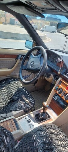 Mercedes E 300 1991, 45,573 km - 3.0 л - Bakı
