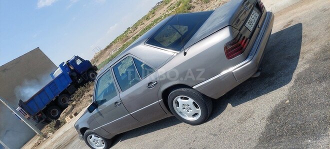 Mercedes E 300 1991, 45,573 km - 3.0 л - Bakı
