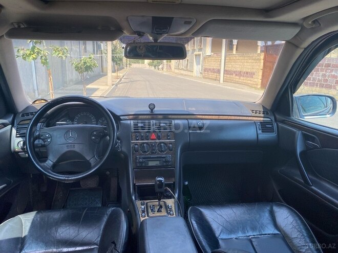 Mercedes E 240 2000, 280,000 km - 2.4 л - Gəncə
