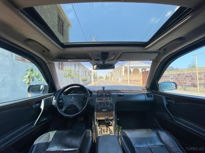 Mercedes E 240 2000, 280,000 km - 2.4 л - Gəncə