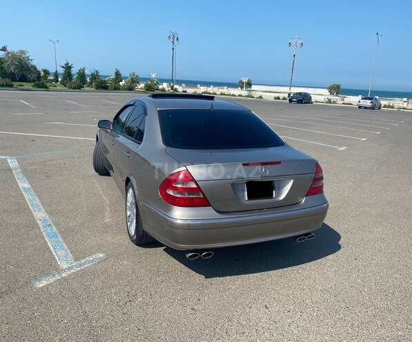 Mercedes E 320 2003, 286,000 km - 3.2 l - Bakı