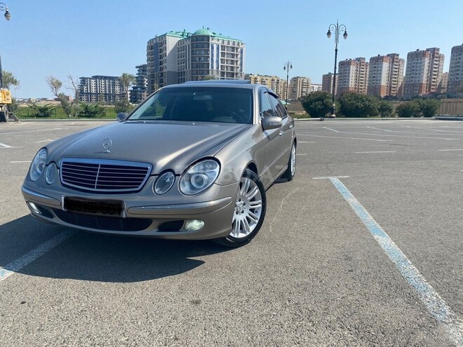 Mercedes E 320 2003, 286,000 km - 3.2 l - Bakı
