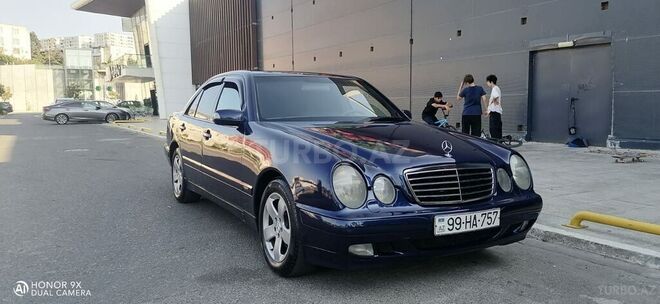 Mercedes E 220 2000, 376,000 km - 2.2 l - Bakı