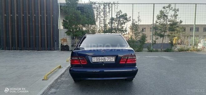 Mercedes E 220 2000, 376,000 km - 2.2 l - Bakı