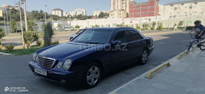 Mercedes E 220 2000, 376,000 km - 2.2 l - Bakı
