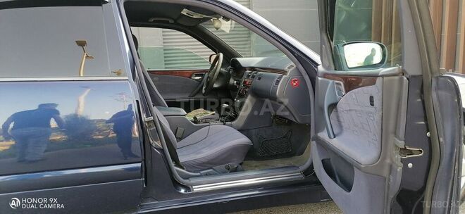 Mercedes E 220 2000, 376,000 km - 2.2 l - Bakı