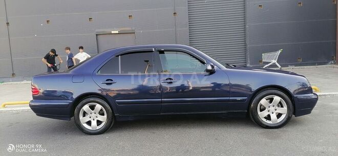 Mercedes E 220 2000, 376,000 km - 2.2 l - Bakı