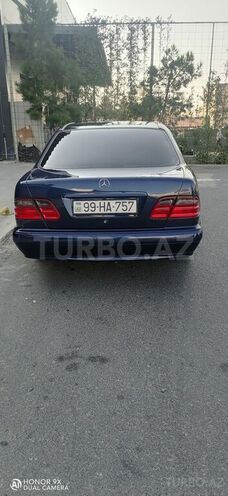 Mercedes E 220 2000, 376,000 km - 2.2 l - Bakı