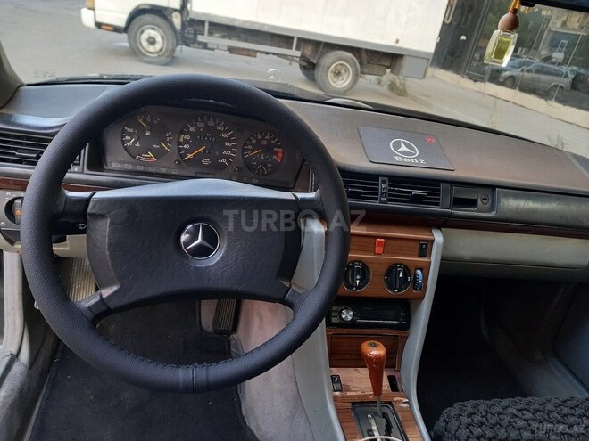 Mercedes E 230 1989, 432,000 km - 3.2 l - Bakı