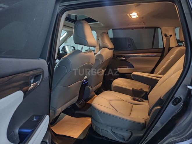 Toyota Highlander 2021, 5,600 km - 2.5 л - Bakı