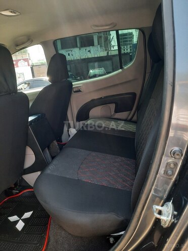 Mitsubishi L200 2009, 185,000 km - 2.5 l - Bakı