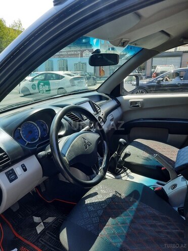 Mitsubishi L200 2009, 185,000 km - 2.5 l - Bakı