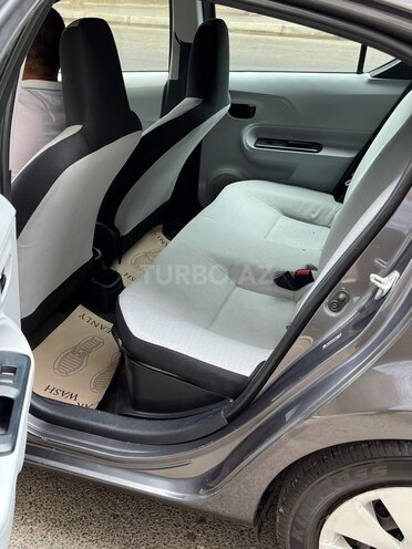 Toyota Prius C 2012, 188,293 km - 1.5 л - Bakı