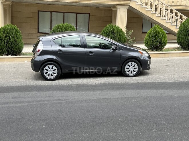 Toyota Prius C 2012, 188,293 km - 1.5 л - Bakı