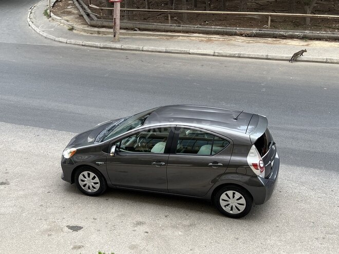 Toyota Prius C 2012, 188,293 km - 1.5 л - Bakı