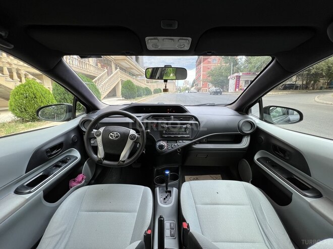 Toyota Prius C 2012, 188,293 km - 1.5 л - Bakı