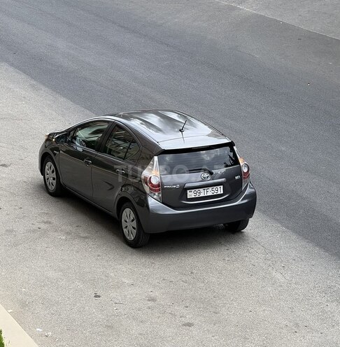 Toyota Prius C 2012, 188,293 km - 1.5 л - Bakı