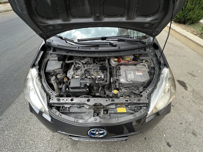 Toyota Prius C 2012, 188,293 km - 1.5 л - Bakı