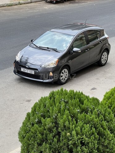 Toyota Prius C 2012, 188,293 km - 1.5 л - Bakı