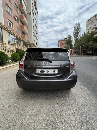 Toyota Prius C 2012, 188,293 km - 1.5 л - Bakı