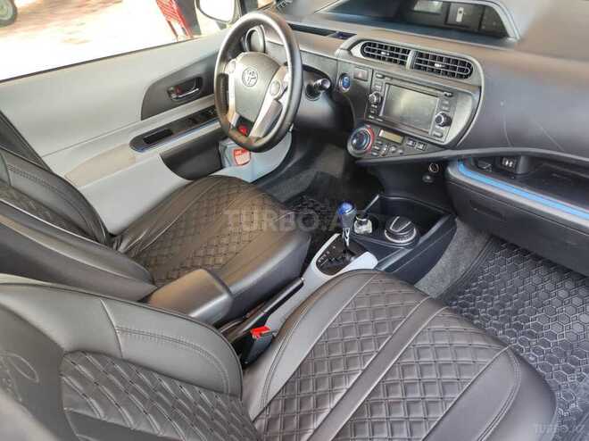 Toyota Prius C 2013, 221,356 km - 1.5 l - Bərdə