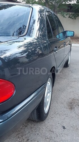 Mercedes E 200 1998, 207,250 km - 2.0 l - Gəncə