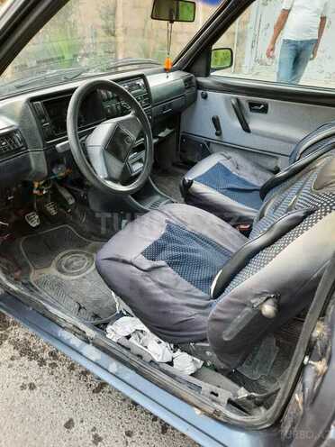 Volkswagen Golf 1988, 477,455 km - 1.6 л - Salyan