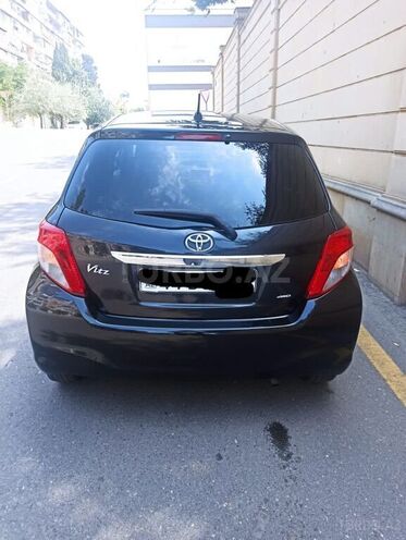 Toyota Vitz 2011, 27,000 km - 1.3 л - Bakı
