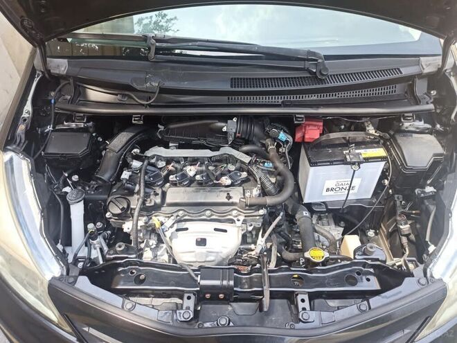 Toyota Vitz 2011, 27,000 km - 1.3 л - Bakı