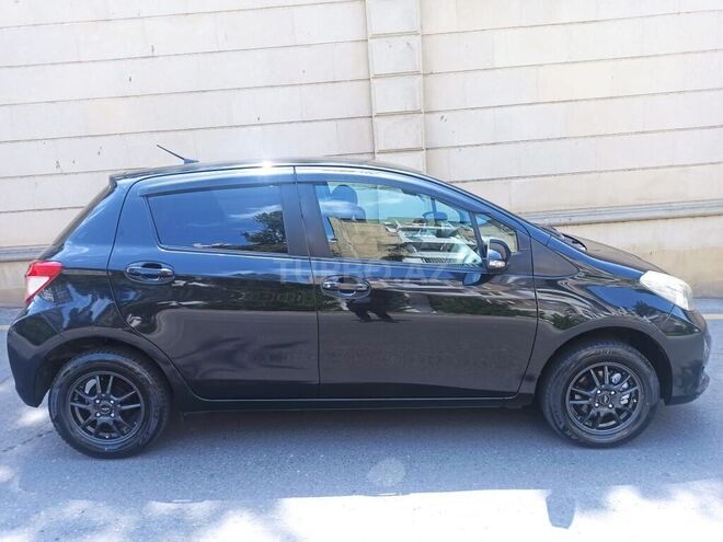 Toyota Vitz 2011, 27,000 km - 1.3 л - Bakı